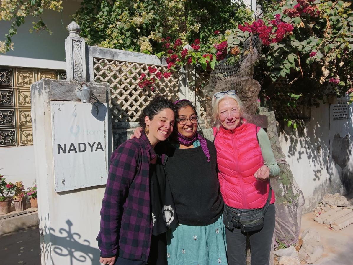 Nadya Homestay For Female & Family ジャイプール エクステリア 写真