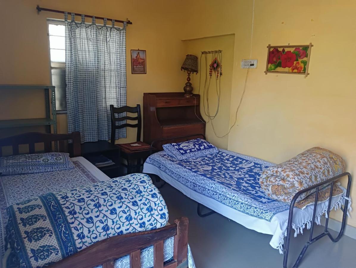 Nadya Homestay For Female & Family ジャイプール エクステリア 写真