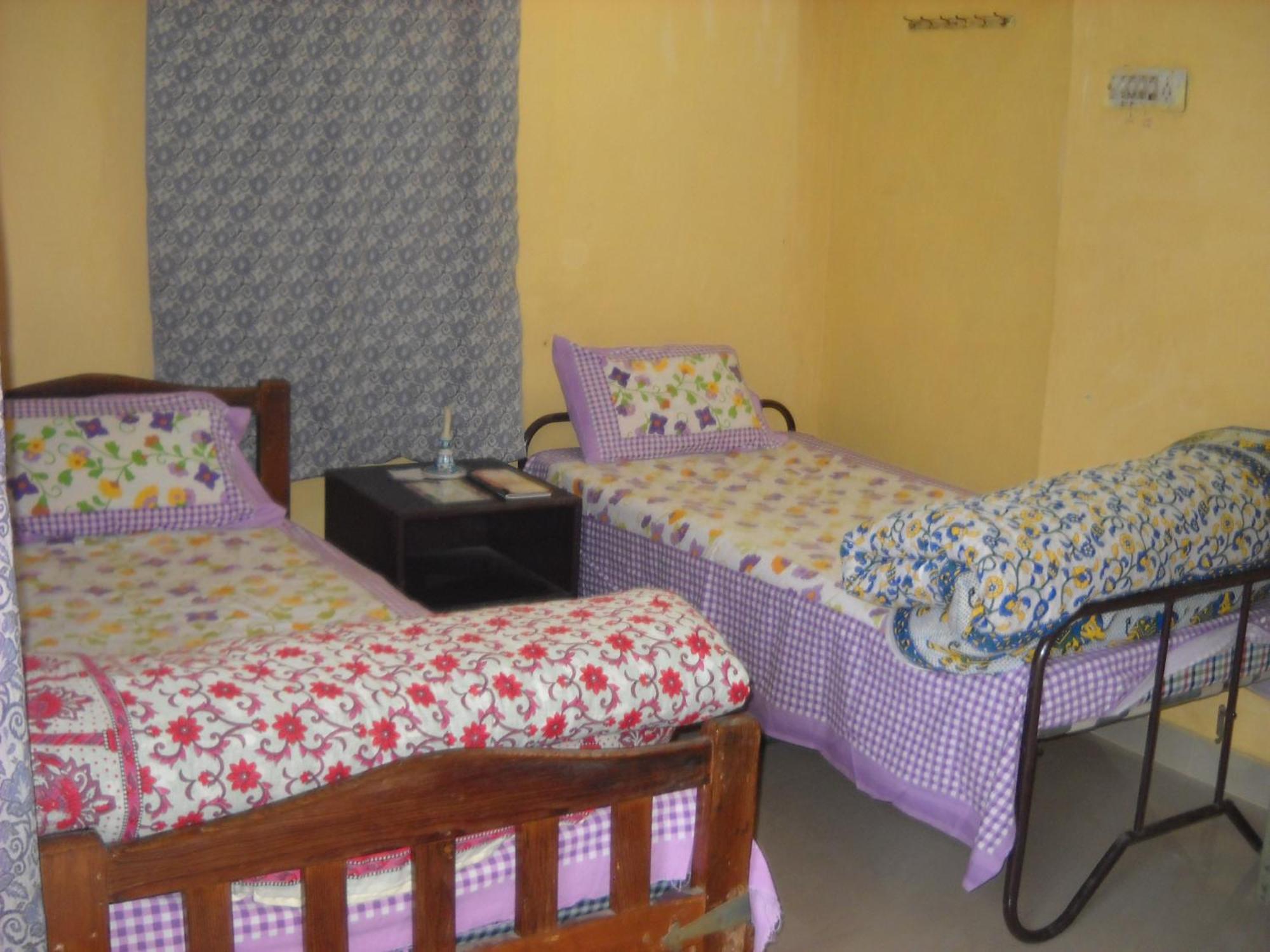Nadya Homestay For Female & Family ジャイプール エクステリア 写真