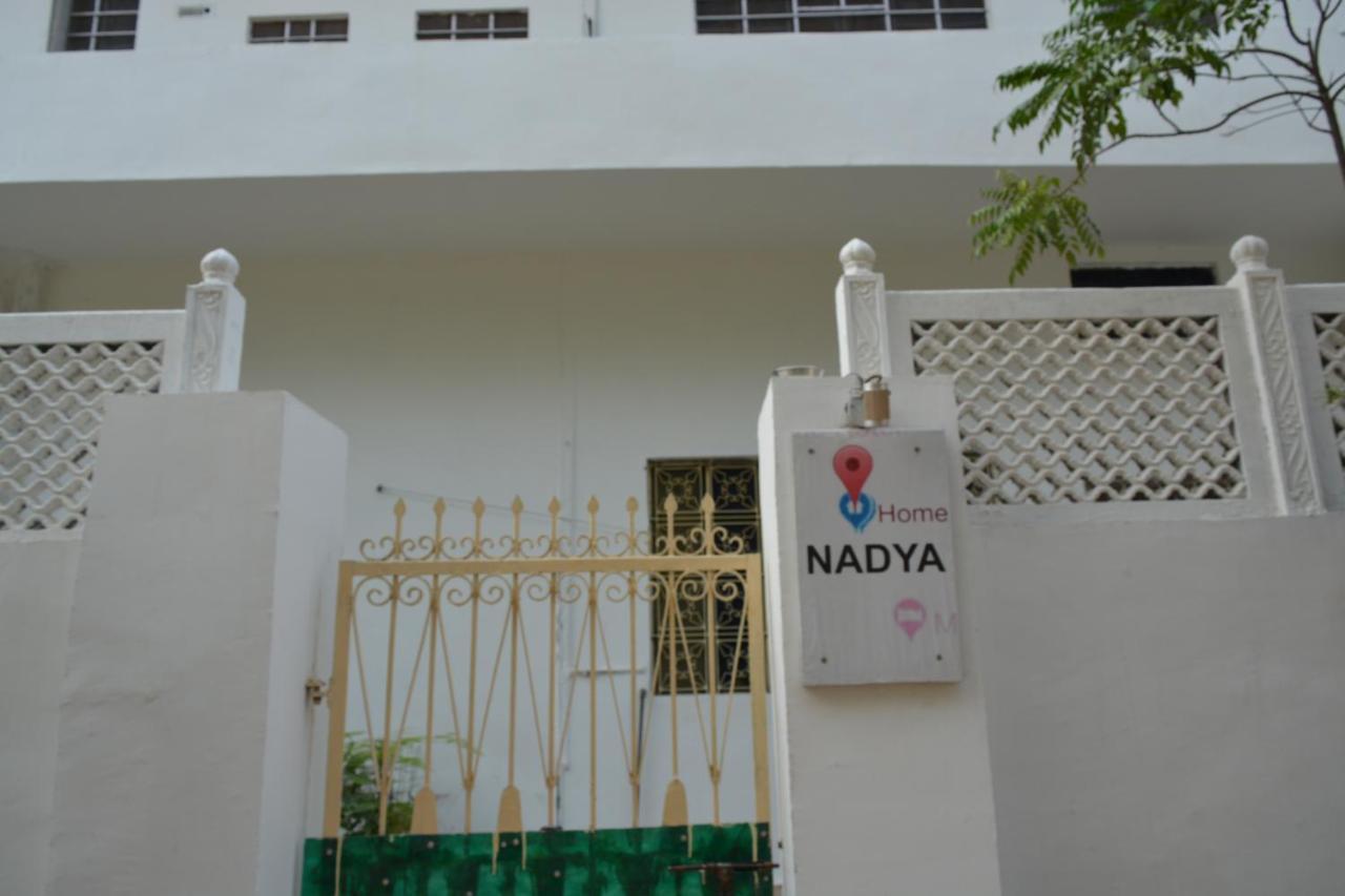 Nadya Homestay For Female & Family ジャイプール エクステリア 写真