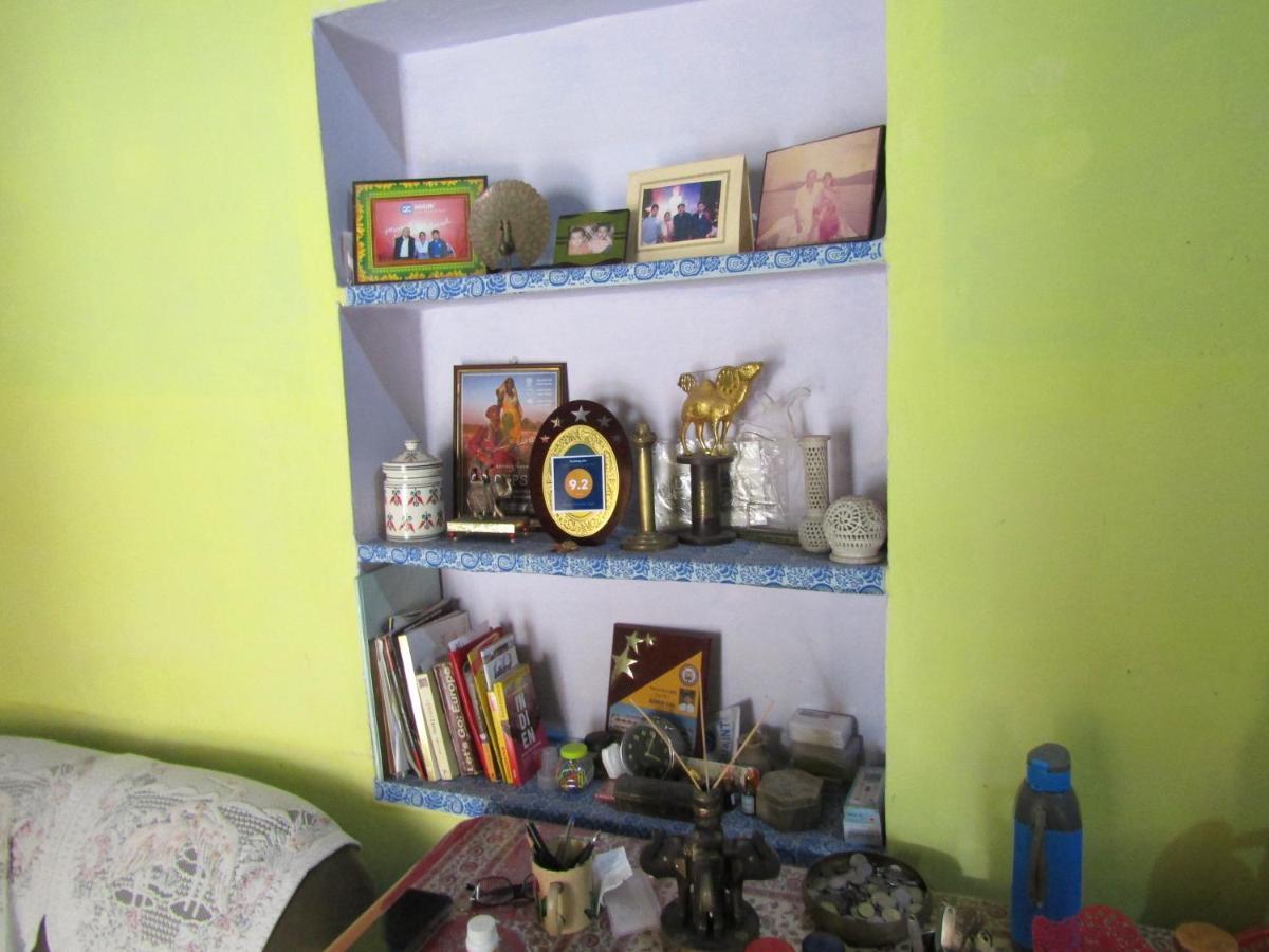 Nadya Homestay For Female & Family ジャイプール エクステリア 写真