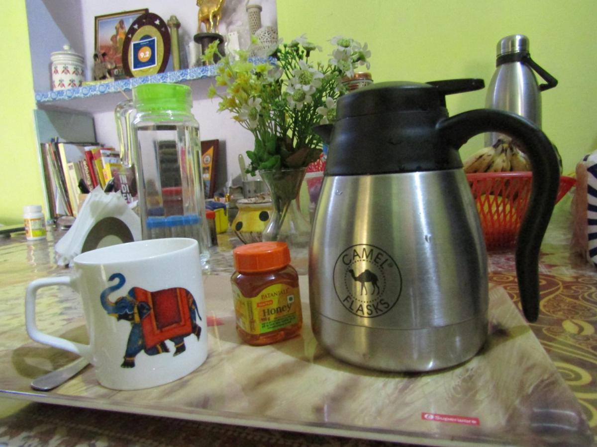 Nadya Homestay For Female & Family ジャイプール エクステリア 写真